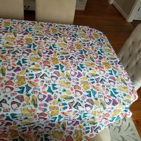 NOVOGRATZ Multicolor Tablecloth Round. - Picture 6 of 7